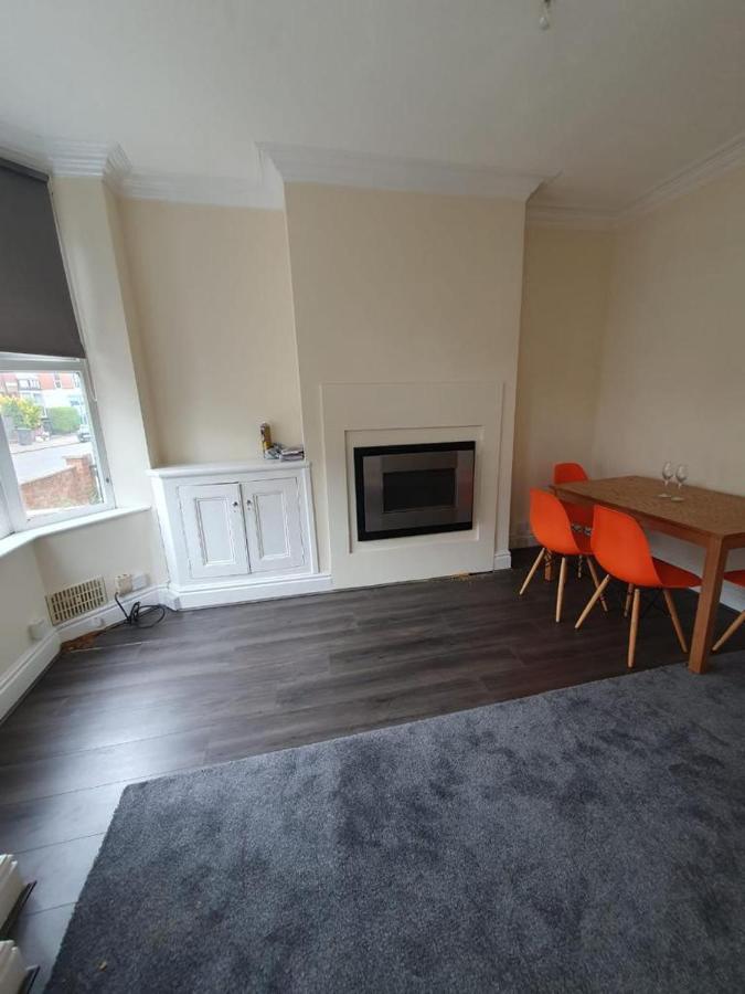 2 Bedroom House - Hopefield Road Лестер Экстерьер фото